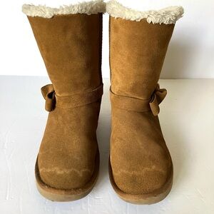 Koolaburra by UGG Arlena Suede Bow Short Boots Size: 7 W